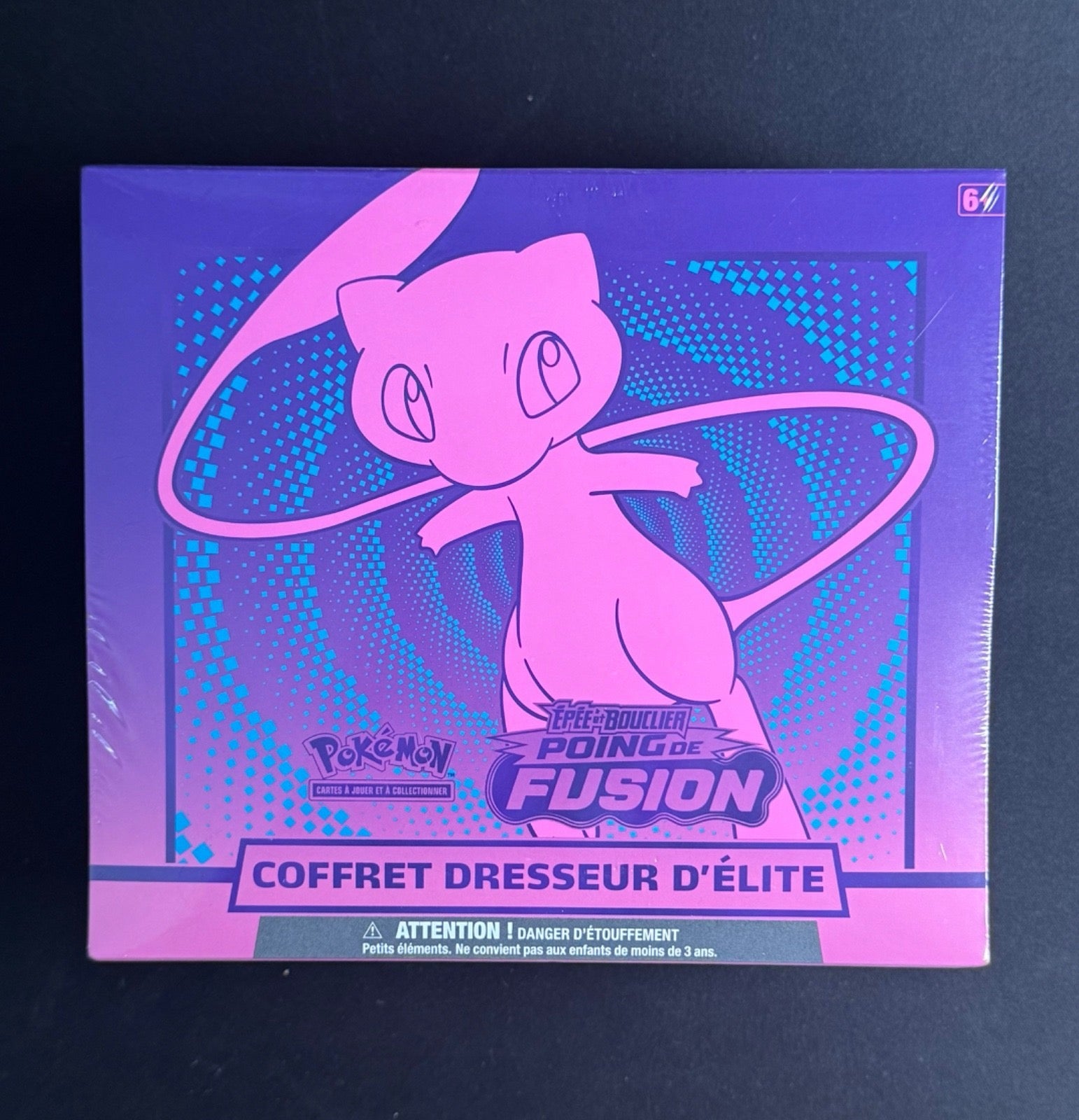 Coffret Dresseur d'Élite (ETB) – Épée et Bouclier : Poing de Fusion (EB08)