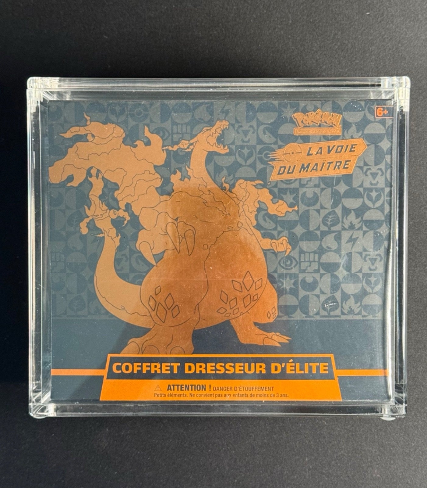Coffret Dresseur d'Élite (ETB) – Épée et Bouclier : La Voie du Maître (EB3.5)