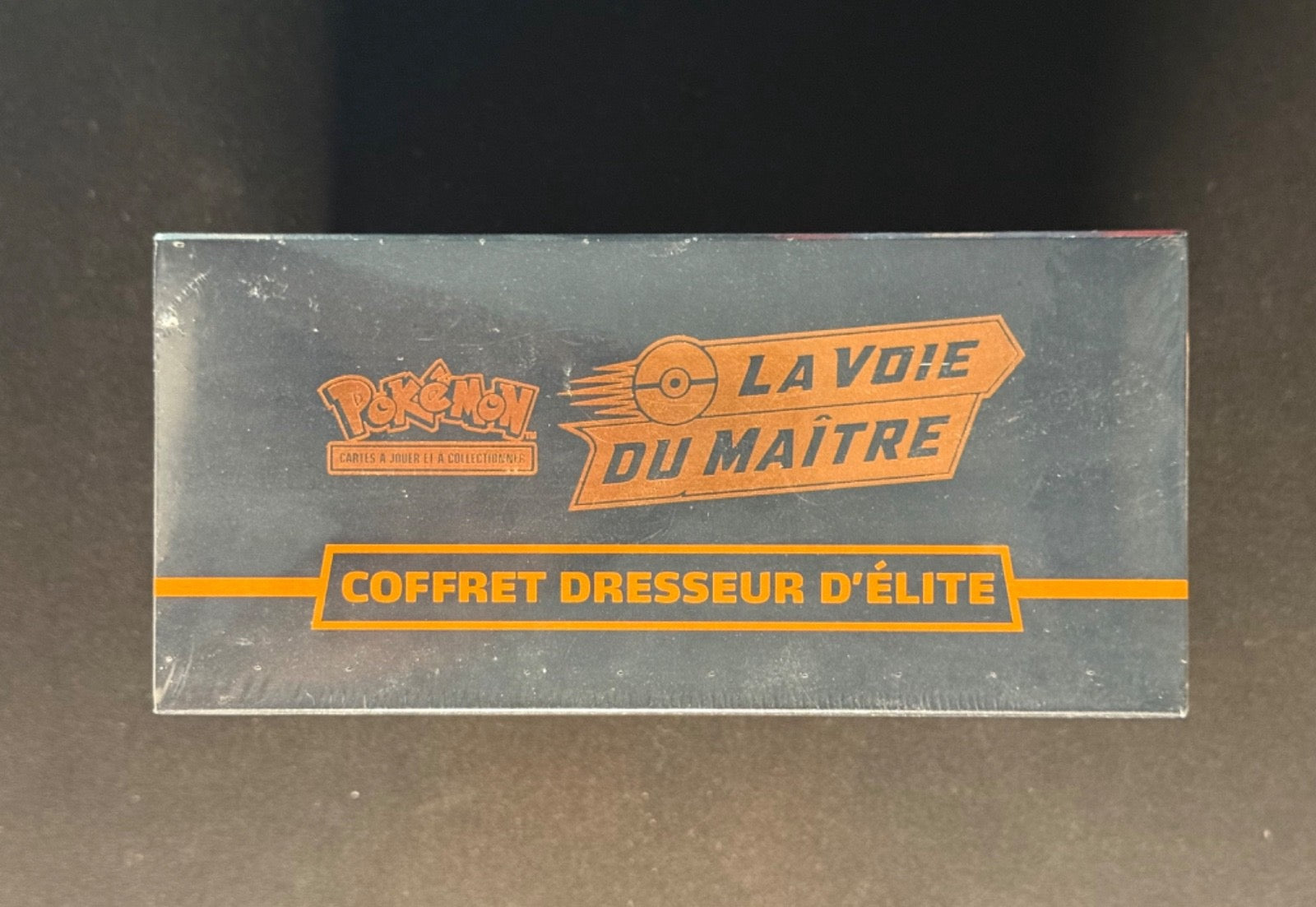 Coffret Dresseur d'Élite (ETB) – Épée et Bouclier : La Voie du Maître (EB3.5)